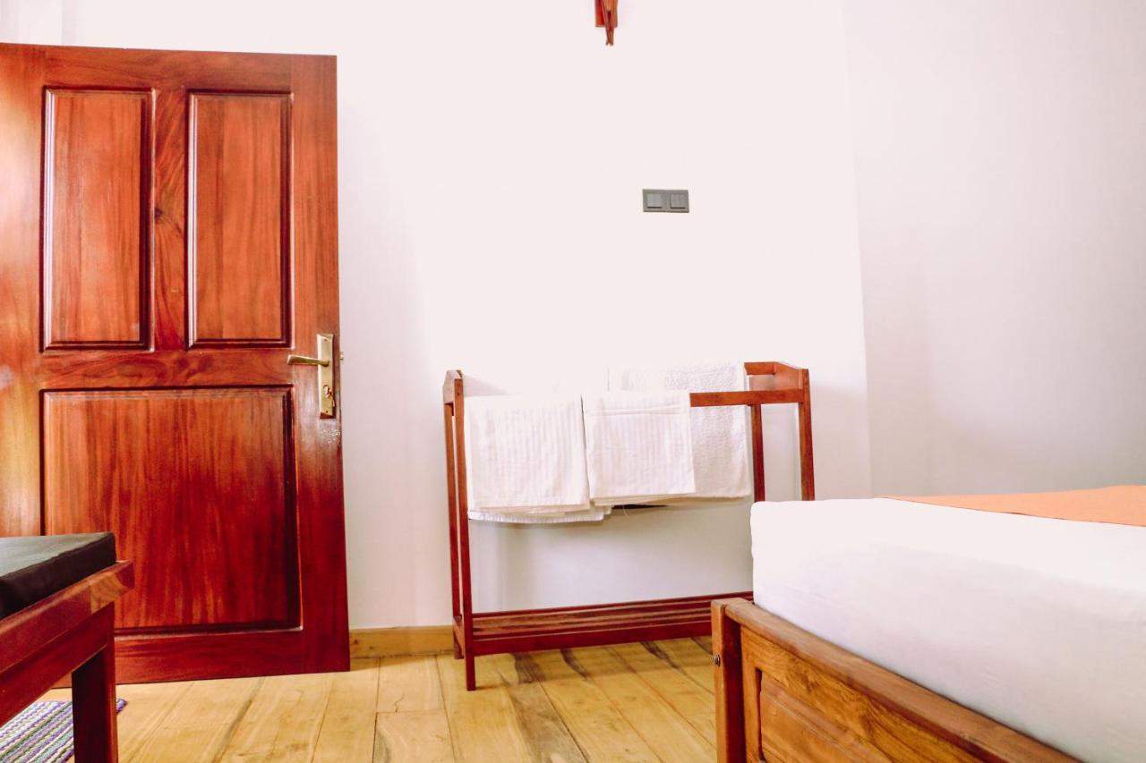 Anb Surf View Hotel Tangalle Bagian luar foto