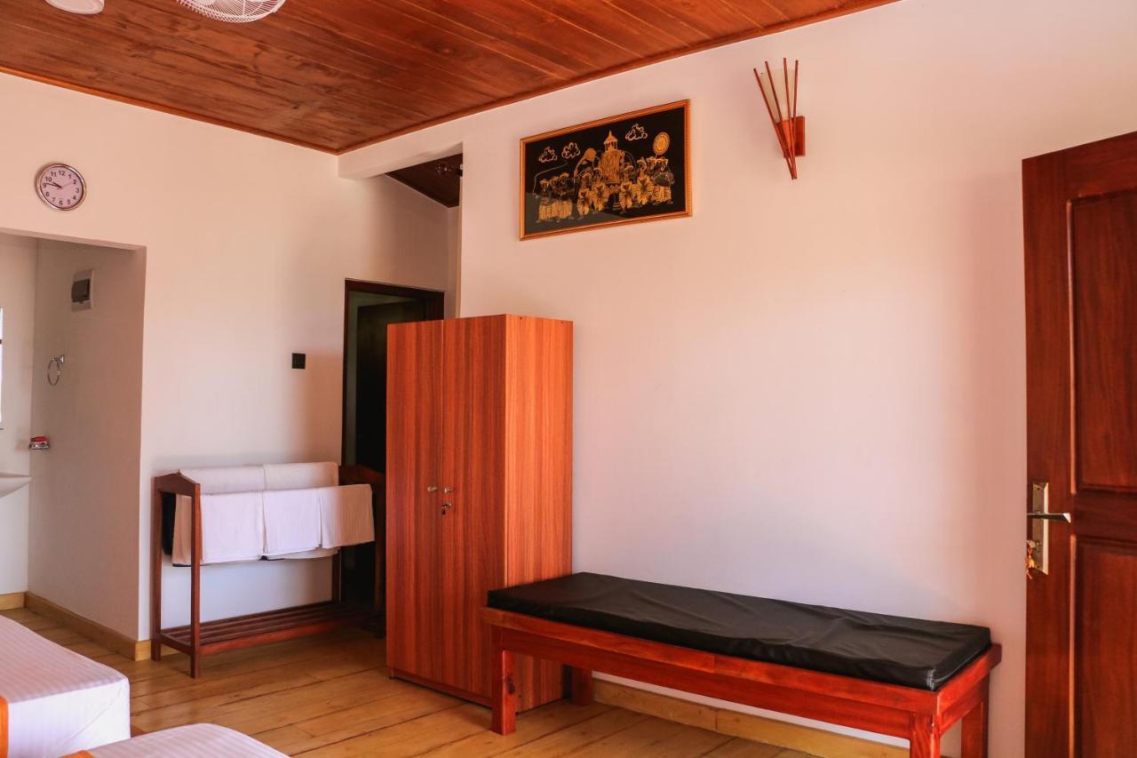 Anb Surf View Hotel Tangalle Bagian luar foto