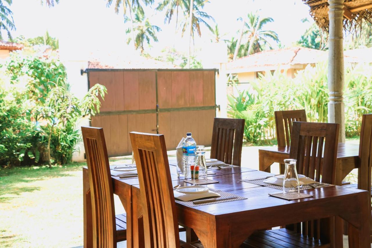 Anb Surf View Hotel Tangalle Bagian luar foto