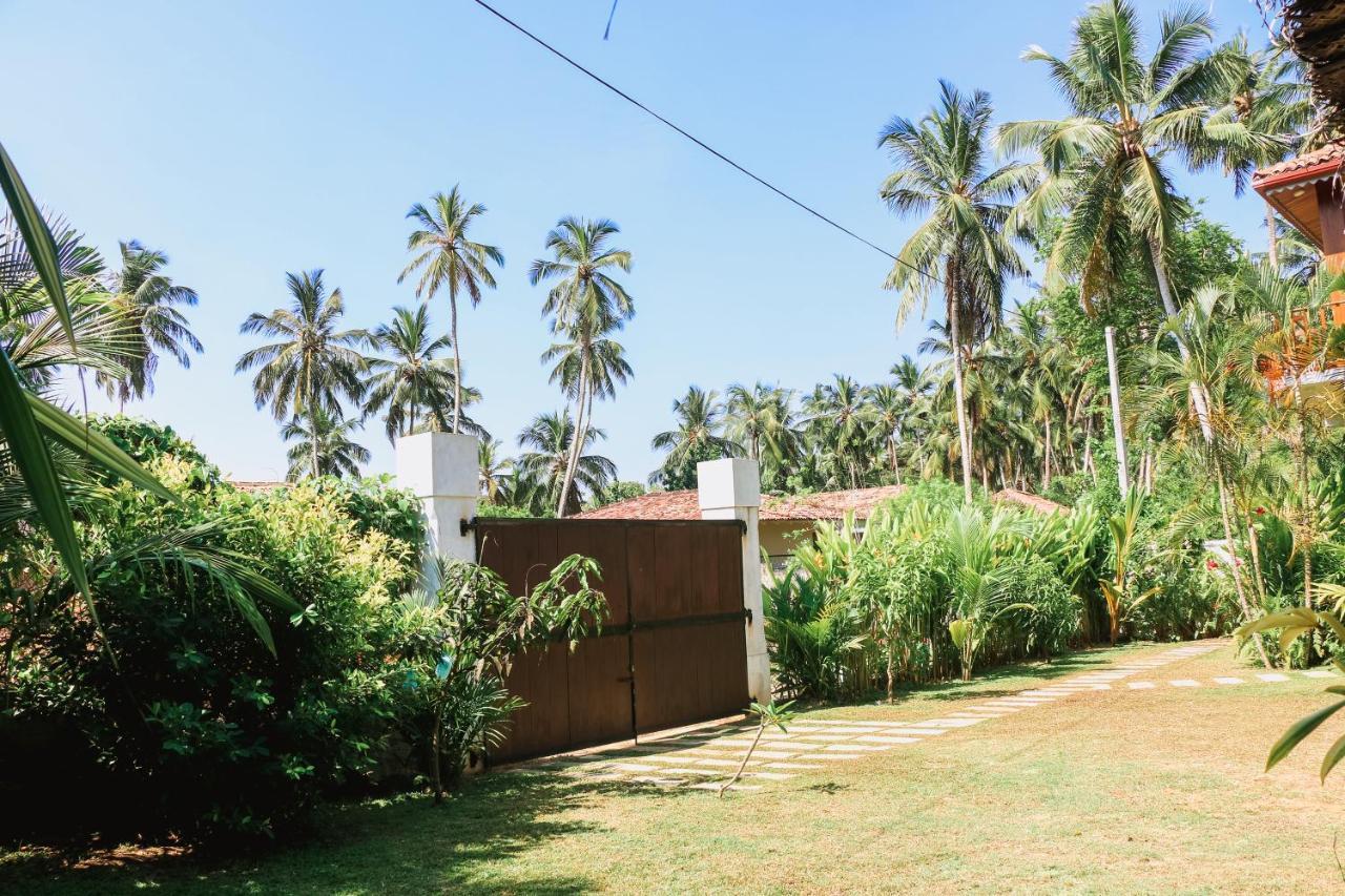 Anb Surf View Hotel Tangalle Bagian luar foto